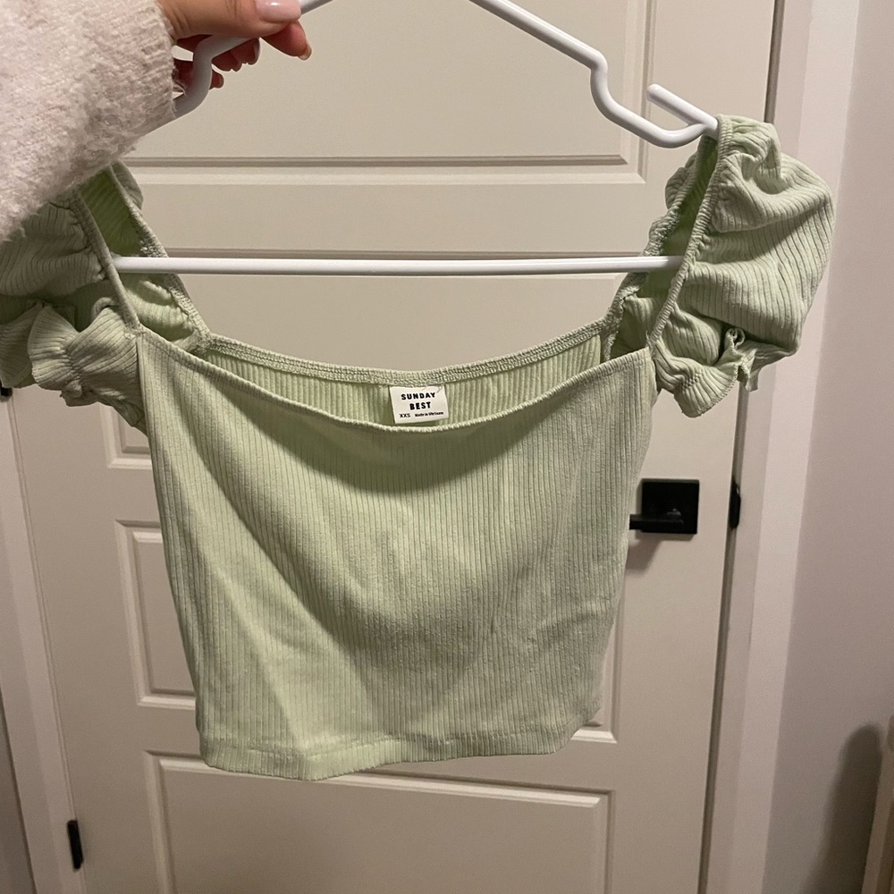 Aritzia green top